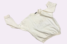 SWEATER RESTING COUPLE / LOVE SCENE