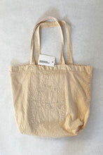 A&C SHOPPER BETH DITO & MARIA LASSNIG