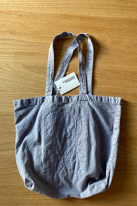 A&C SHOPPER GRACE JONES