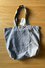 A&C SHOPPER GRACE JONES