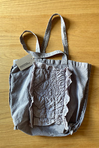 A&C SHOPPER GRACE JONES