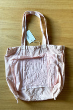 A&C SHOPPER TINA TURNER & ELISA SCIAPARELLI