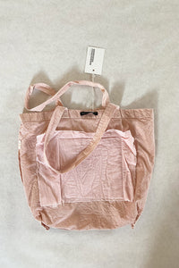 A&C SHOPPER TINA TURNER & ELISA SCIAPARELLI