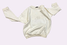 SWEATER RESTING COUPLE / LOVE SCENE