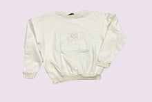 SWEATER RESTING COUPLE / LOVE SCENE