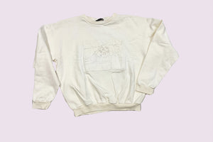 SWEATER RESTING COUPLE / LOVE SCENE